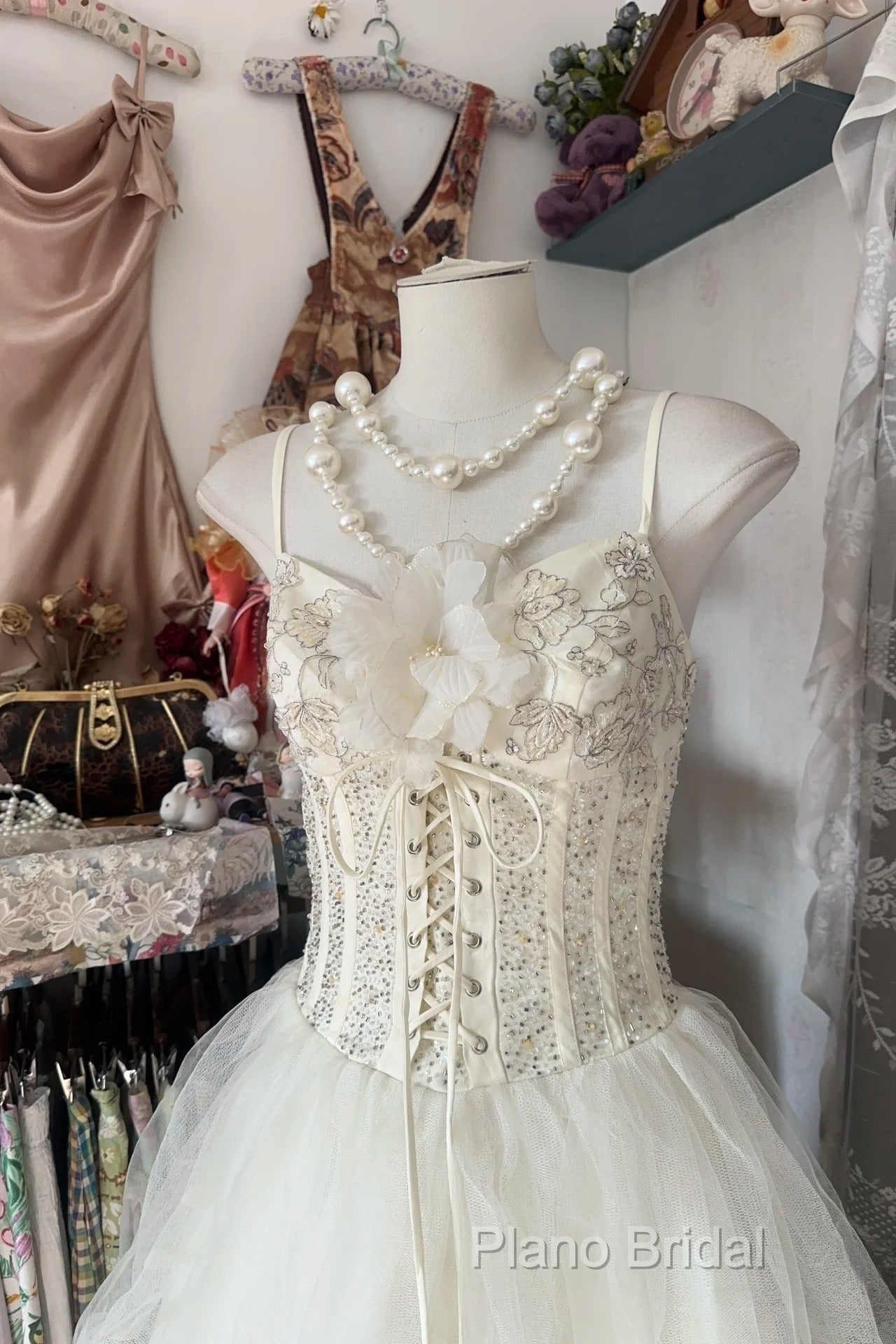 Vintage Ball Gown Spaghetti Straps Sleeveless Long White Formal Dresses Formal Prom Dresses Secondary image