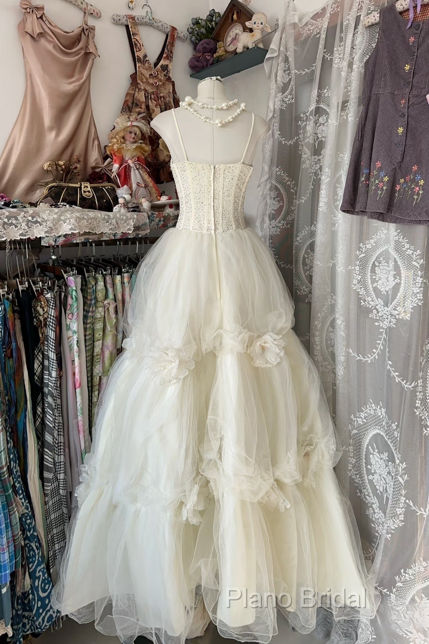 Vintage Ball Gown Spaghetti Straps Sleeveless Long White Formal Dresses Formal Prom Dresses