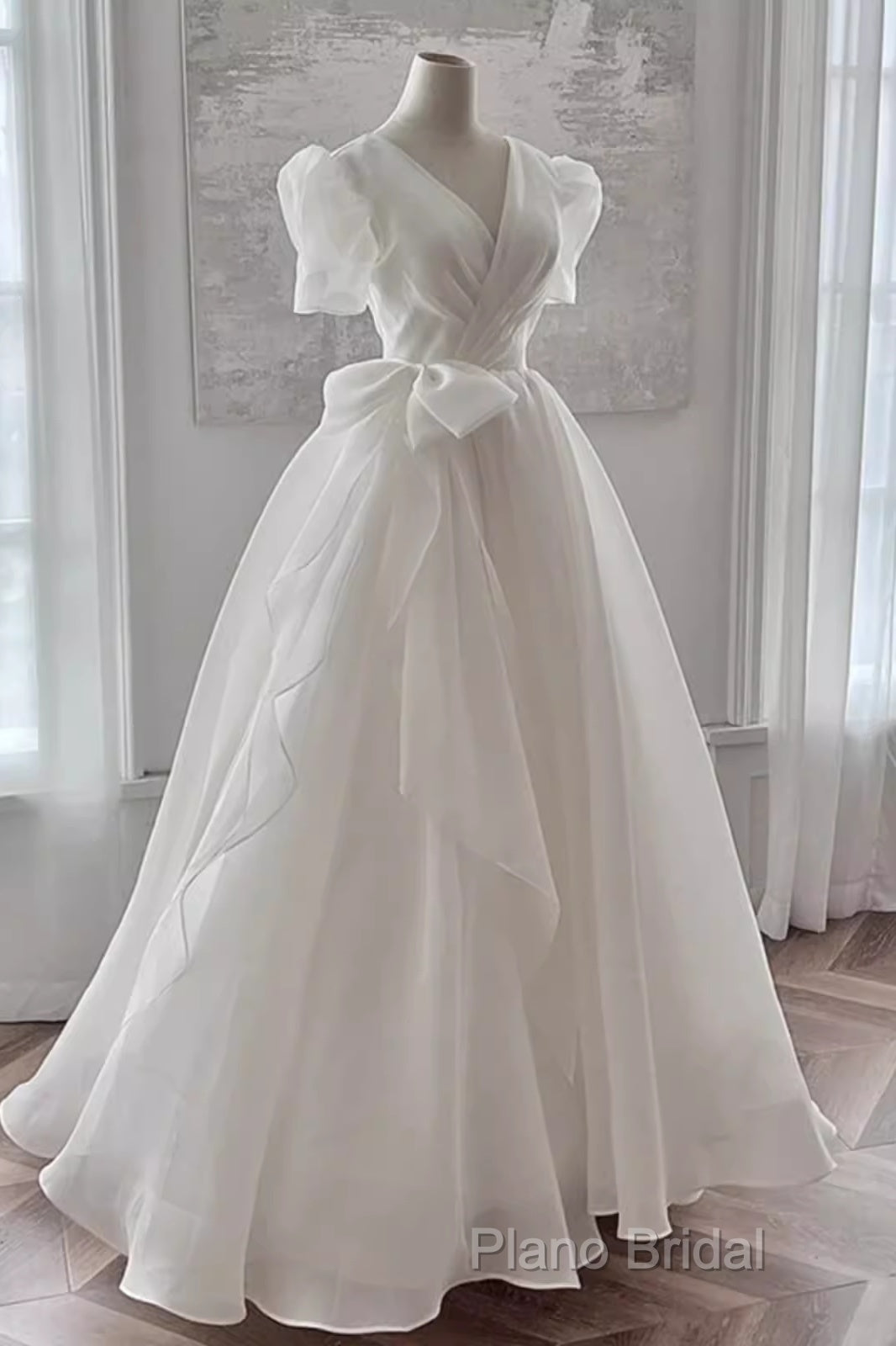 Vintage Ball Gown V Neckline Chiffon White Long Wedding Dresses Brides Dresses
