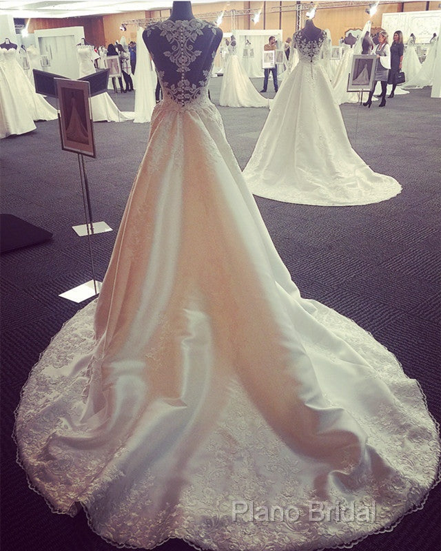 Vintage Scoop Neck Sweep Train Satin Mermaid Wedding Dresses Lace Embroidery Secondary image