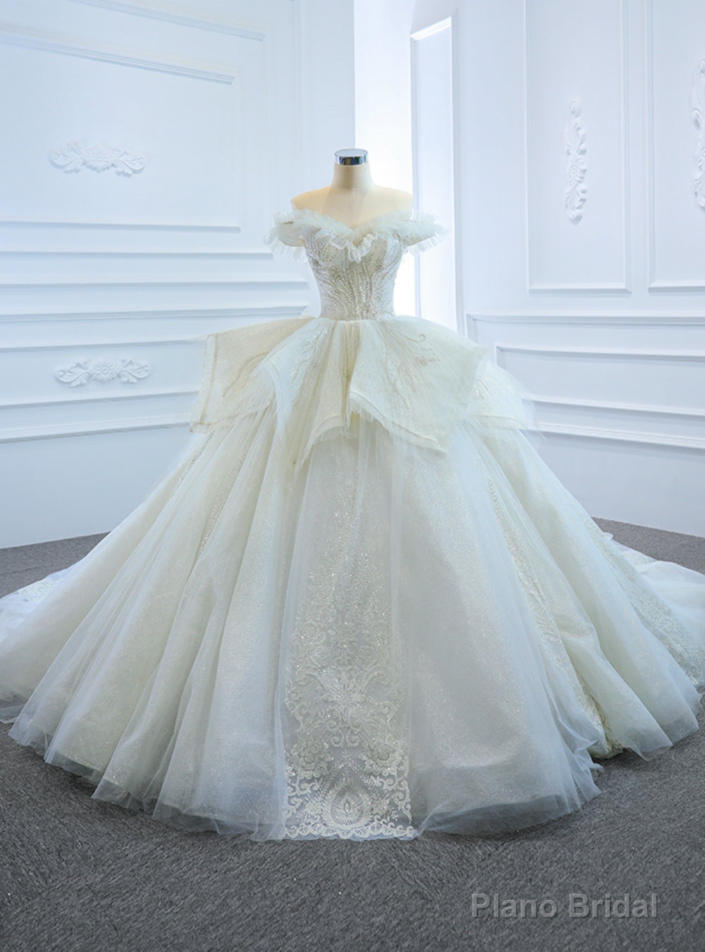 White Ball Gown Tulle Sequins Appliques Off the Shoulder Wedding Dress Main image