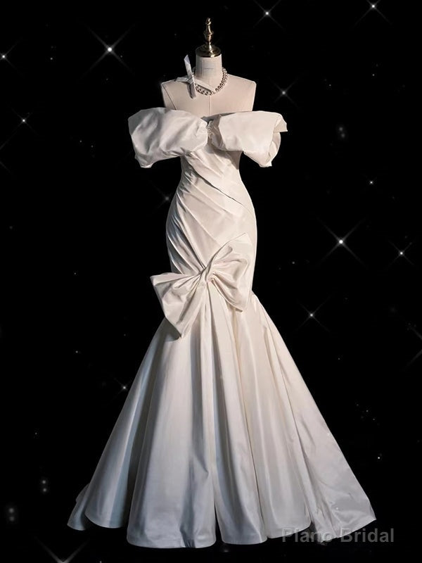 White Mermaid Satin Wedding Dress With Bow Main image