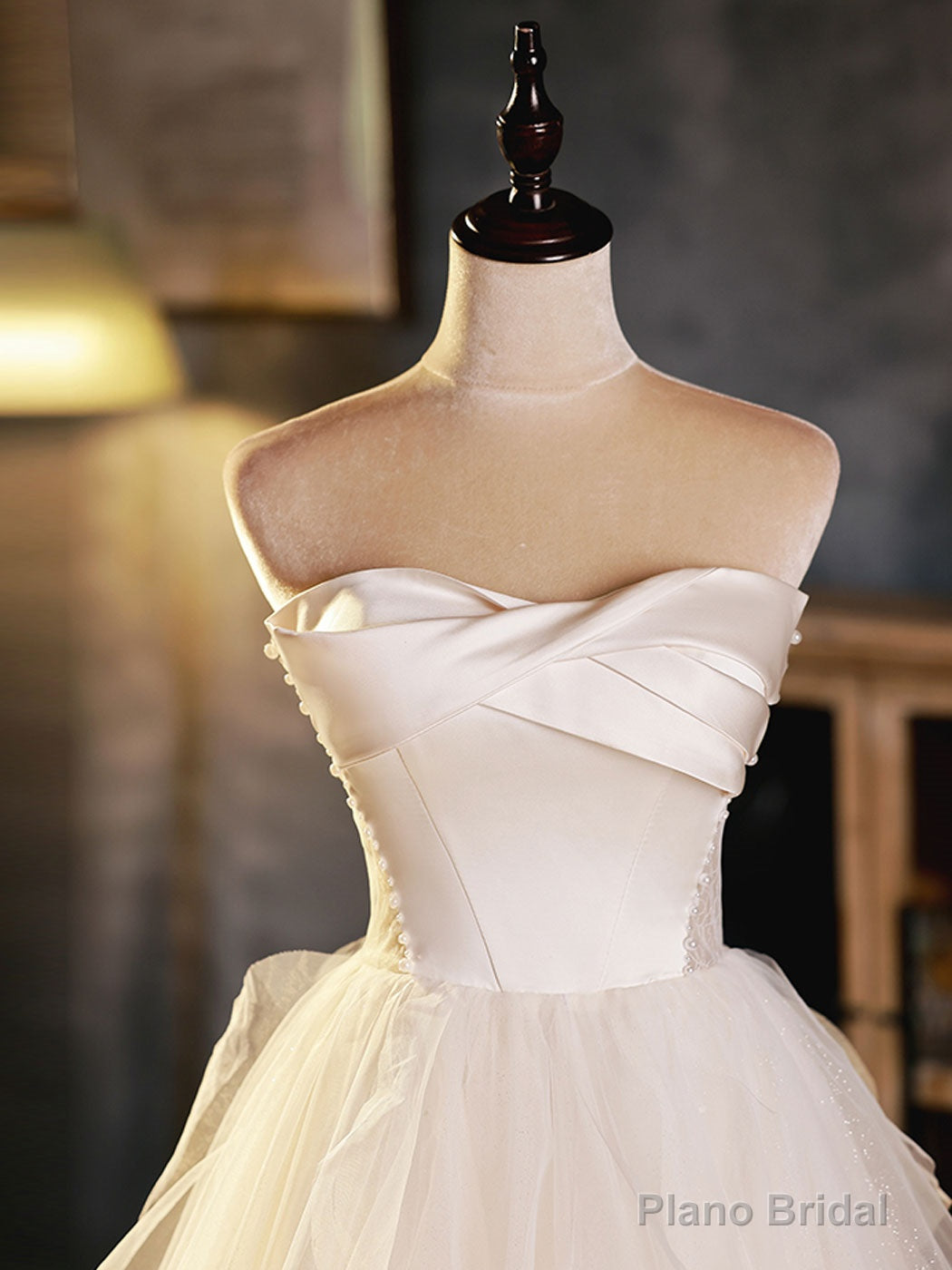 White Sweetheart Neck Tulle Short Prom Dress, Light Champagne Homecoming Dress Secondary image