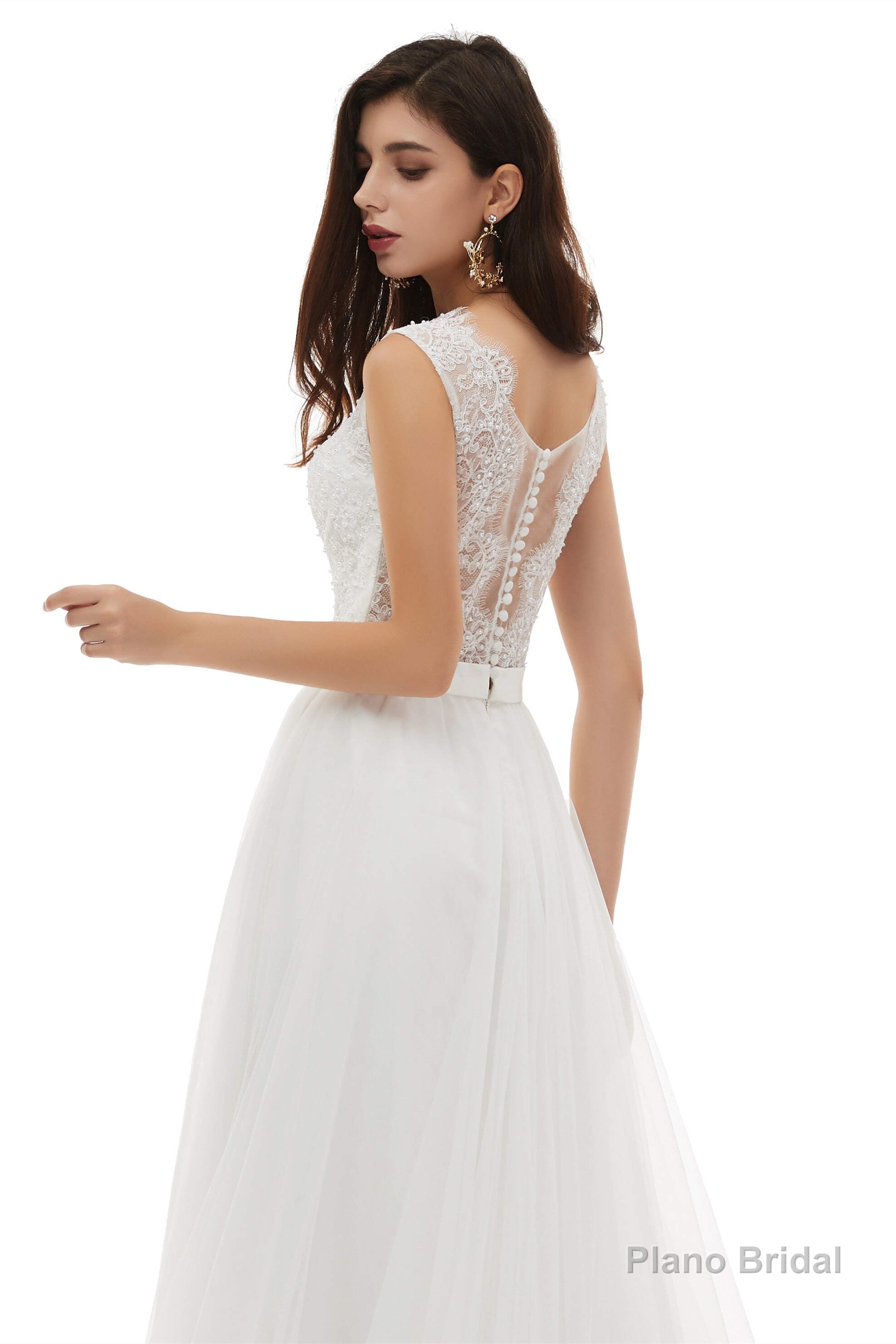White Tulle Scoop Neck Lace Appliques Beading Wedding Dresses