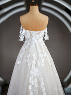 A-Line/Princess Off-the-Shoulder Chapel Train Tulle Wedding Dresses with Appliques Lace