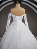 A-Line/Princess Off-the-Shoulder Sweep Train Tulle Wedding Dresses with Appliques Lace
