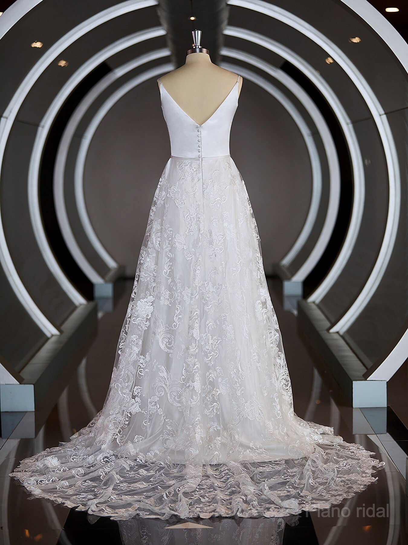 A-Line/Princess Square Cathedral Train Lace Wedding Dresses with Appliques Lace