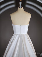 A-Line/Princess Sweetheart Chapel Train Satin Wedding Dresses with Ruffles