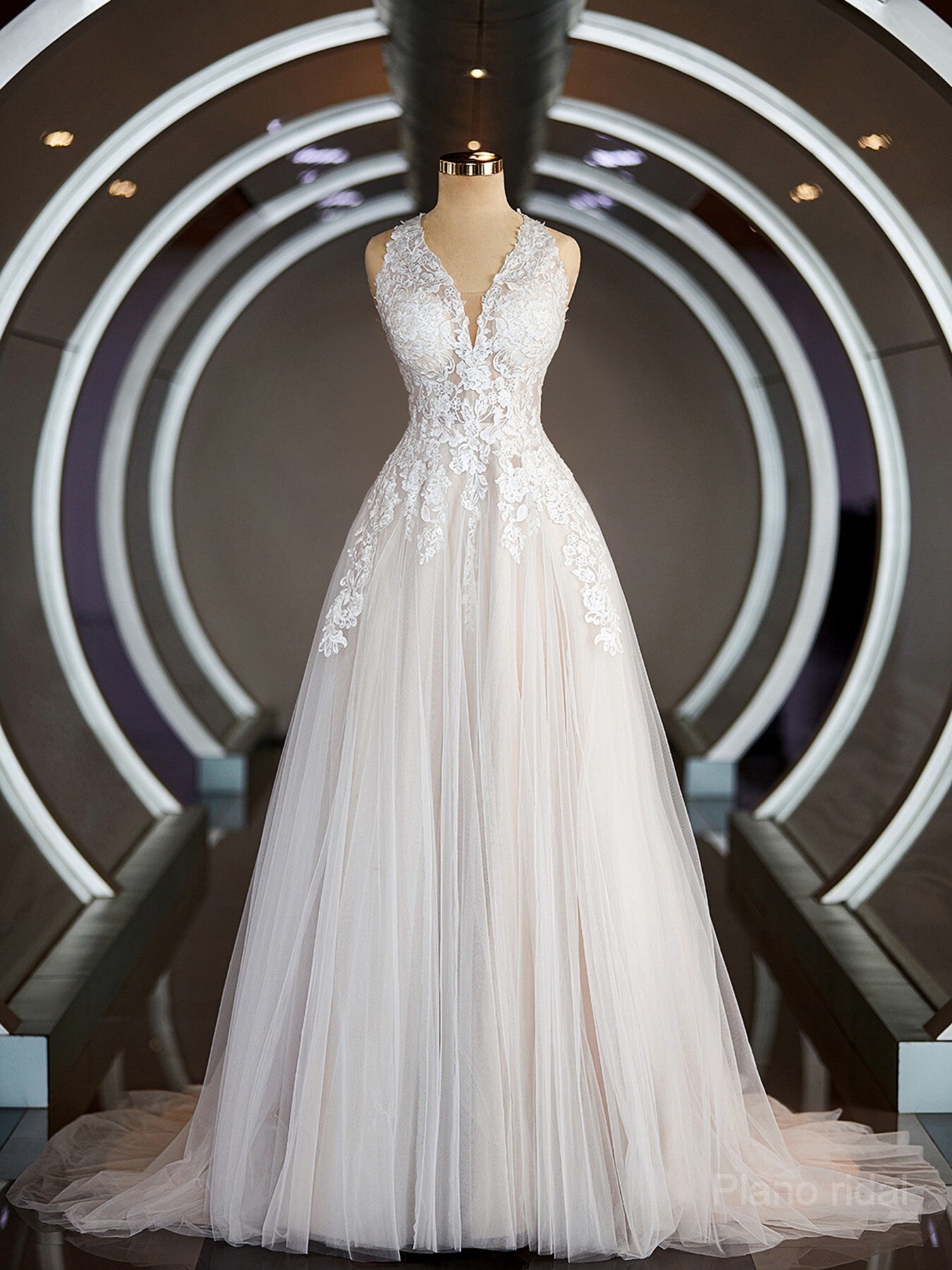 A-Line/Princess V-neck Court Train Tulle Wedding Dresses with Appliques Lace Main image