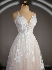 A-Line/Princess V-neck Sweep Train Lace Wedding Dresses with Appliques Lace